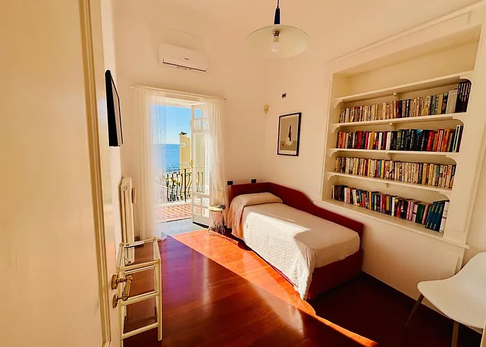 Feriehus Charming Posillipo Sea View Ibiscus House